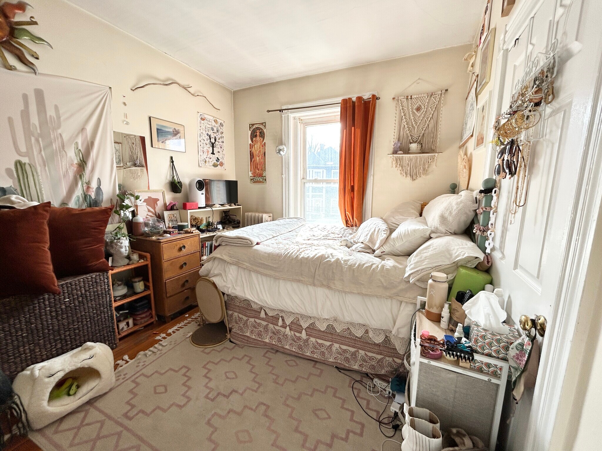 Building Photo - 96 Calumet St