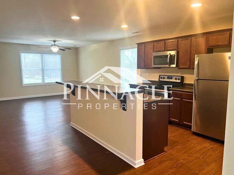 Building Photo - 735 Old Graves Mill Rd