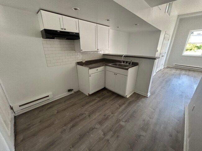 Building Photo - 15 3rd St