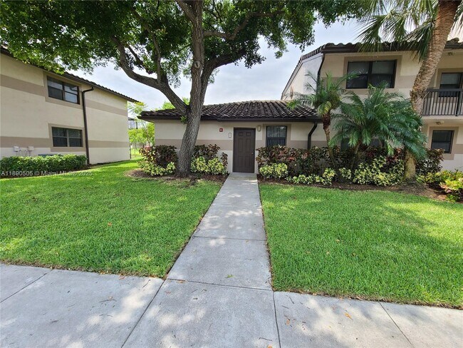 Building Photo - 9851 Nob Hill Ct