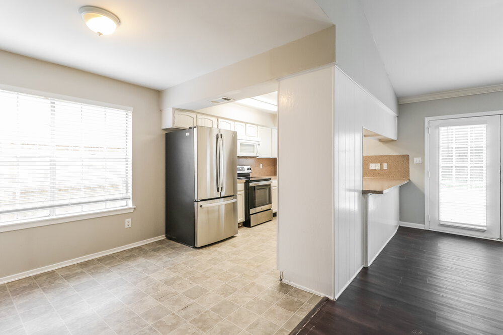 Building Photo - 2703 Wood River Rd