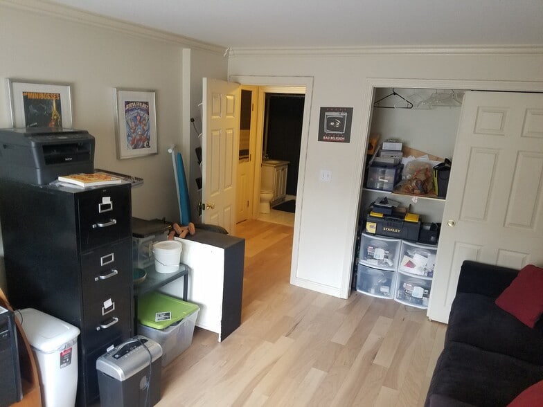 Main bedroom - 329 Harvard St