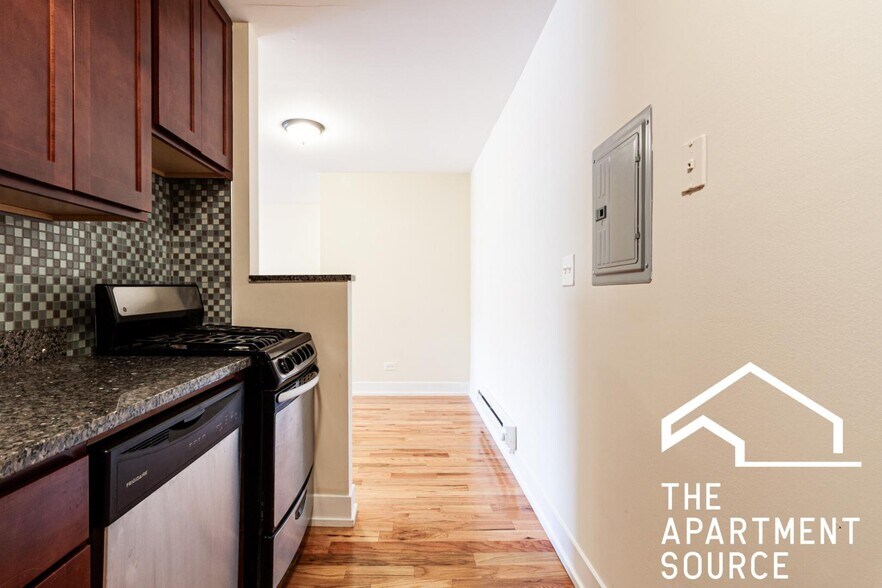 Building Photo - 555 W Arlington Pl