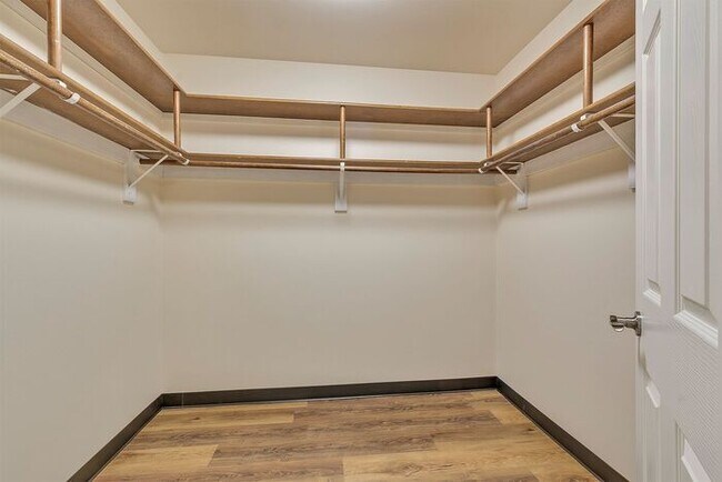 Building Photo - Single Level Ranch Style Home in Singing W...