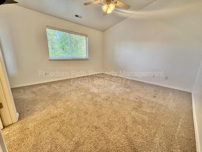 Building Photo - 1490 W Timor Ave