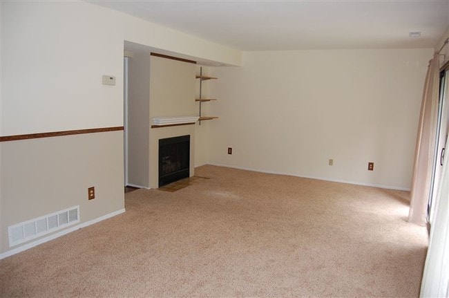 Building Photo - 200 Briarcrest Dr