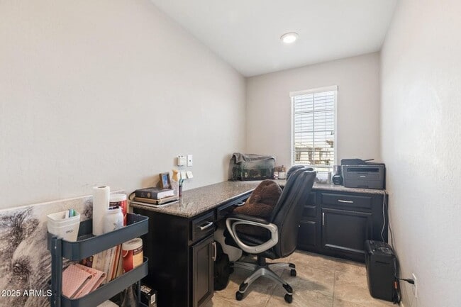 Building Photo - 3 Bedroom 2.5 Bathroom Paseo Place Home