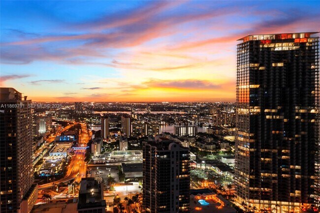 Building Photo - 16901 Collins Ave