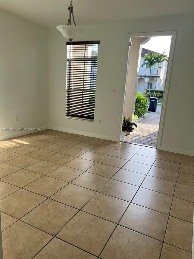 Building Photo - 2555 SW 147 Path