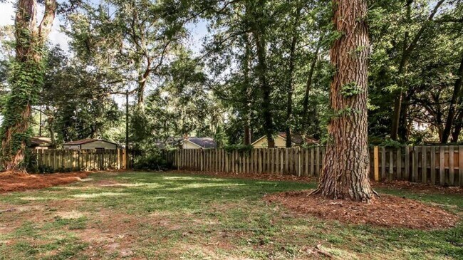 Building Photo - 106 Penrose Dr