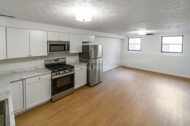 Building Photo - 8715 N Kelly Ct