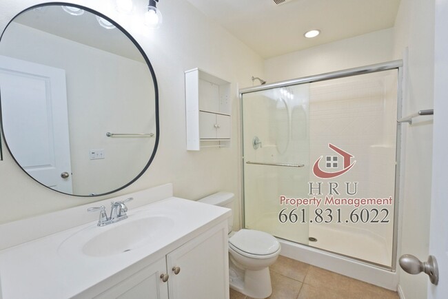 Building Photo - Stunning 4-bedroom, 3-bathroom home
