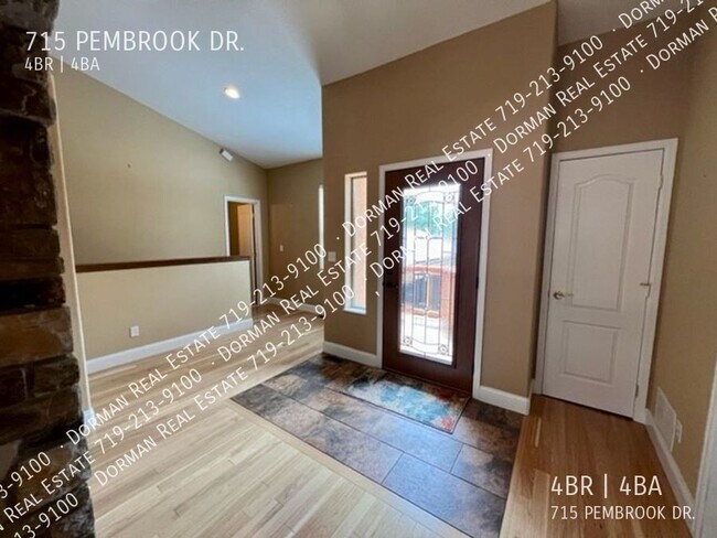 Building Photo - 715 Pembrook Dr