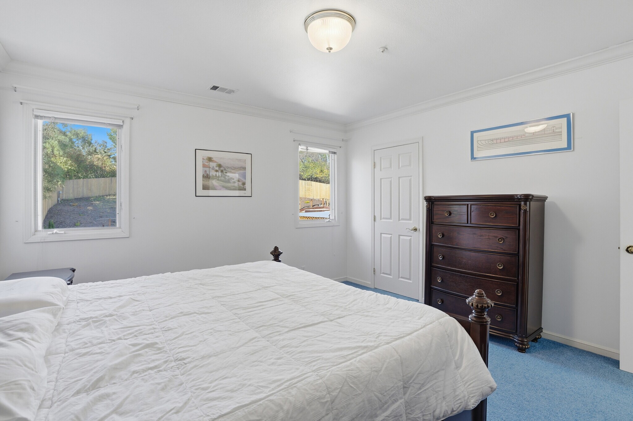 Building Photo - 544 Sunset Way