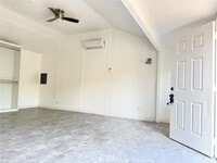 Building Photo - 3233 E Cameron Ave