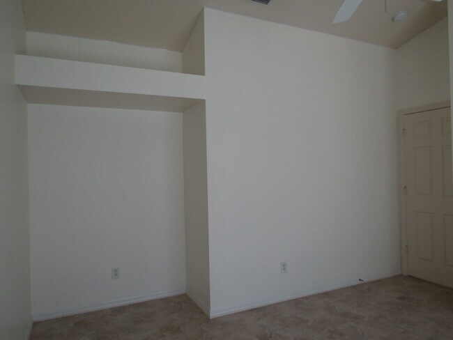 Building Photo - 198 Venice Palms Blvd