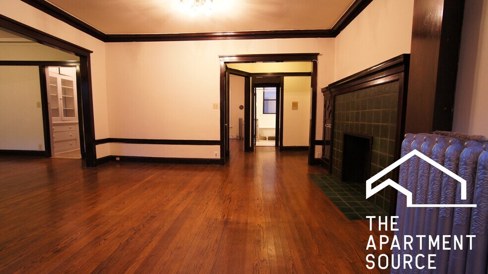 Building Photo - 2434 N Sawyer Ave