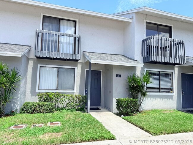 Building Photo - 1104 Riverside Dr