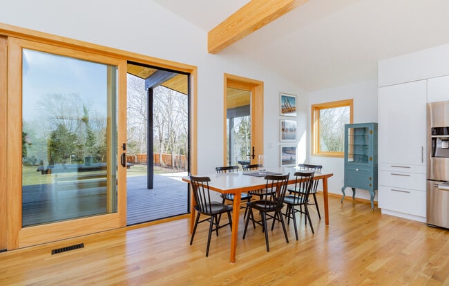 Building Photo - 22 St Mary's Rd