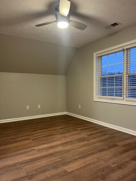 Building Photo - 635 D St