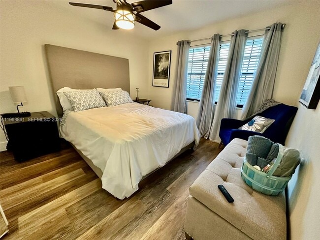 Building Photo - 1710 NE 5th Ct