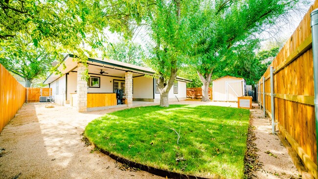 Building Photo - 5606 Meadow Crest