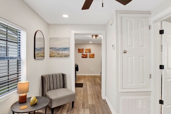 Building Photo - Downtown Pensacola Home For Rent