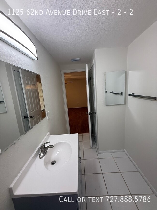 Building Photo - 1125 62nd Avenue Dr