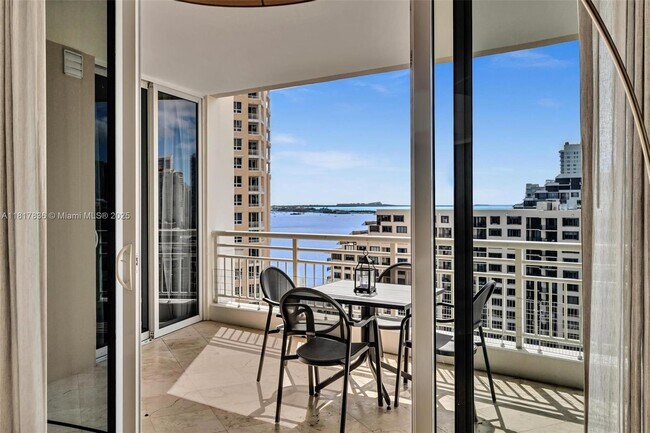 Building Photo - 848 Brickell Key Dr