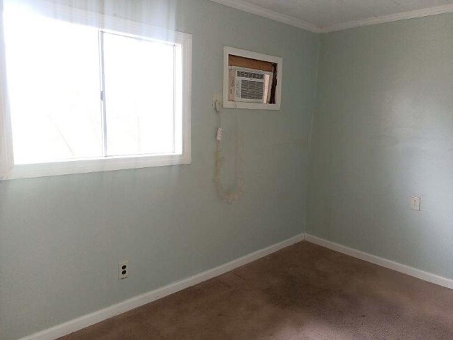 Building Photo - 416 S Ave J