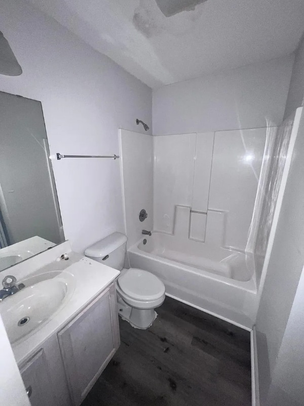 Building Photo - 4225 Villas Dr