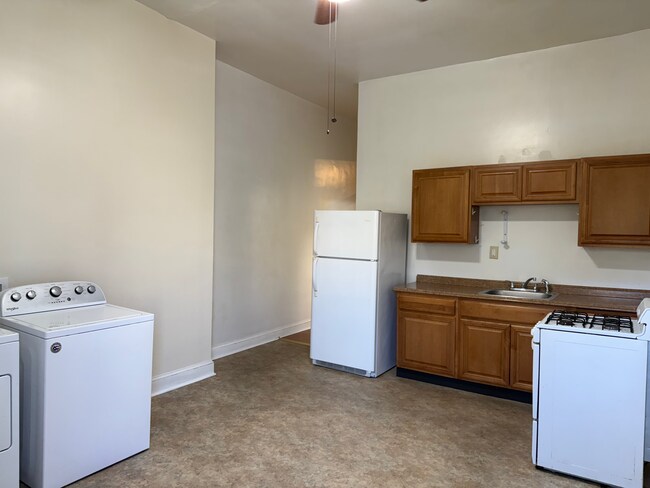 Building Photo - Spacious one-bedroom aparrtment