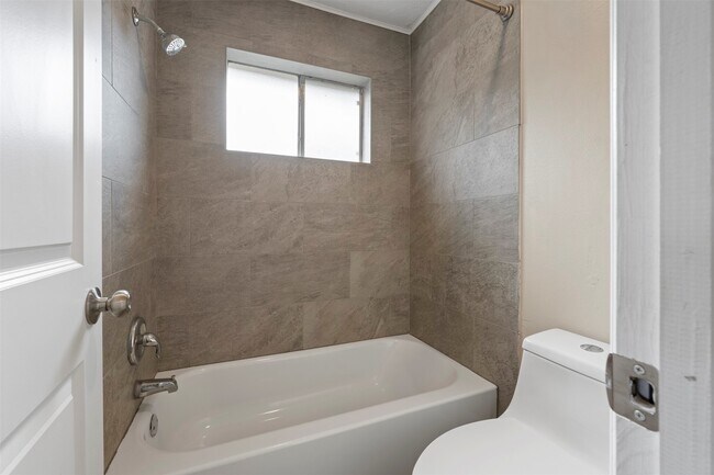 Building Photo - 119 Wood Hollow Dr