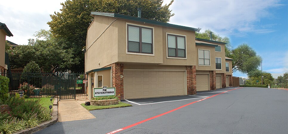 Building Photo - 6723 Eastridge Dr