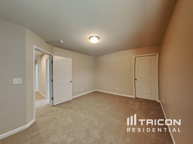Building Photo - 268 Moonstone Ct