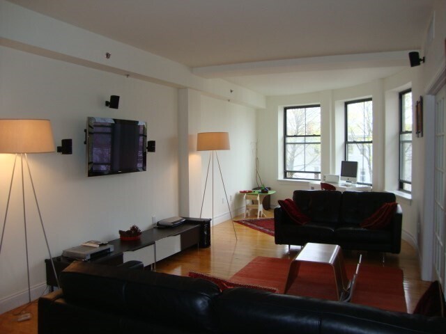 Building Photo - 110 Cypress St