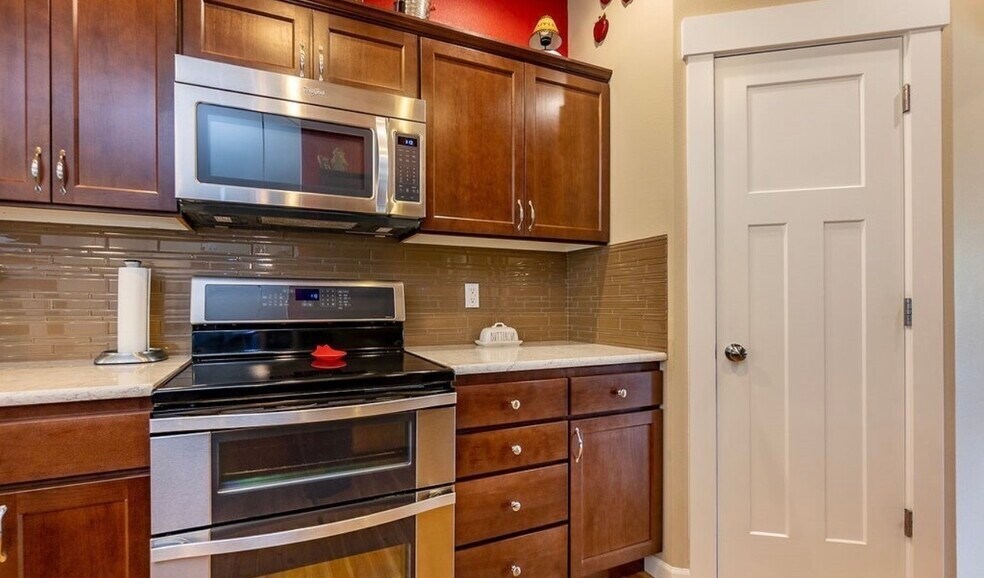 Building Photo - 26608 12th Dr NW