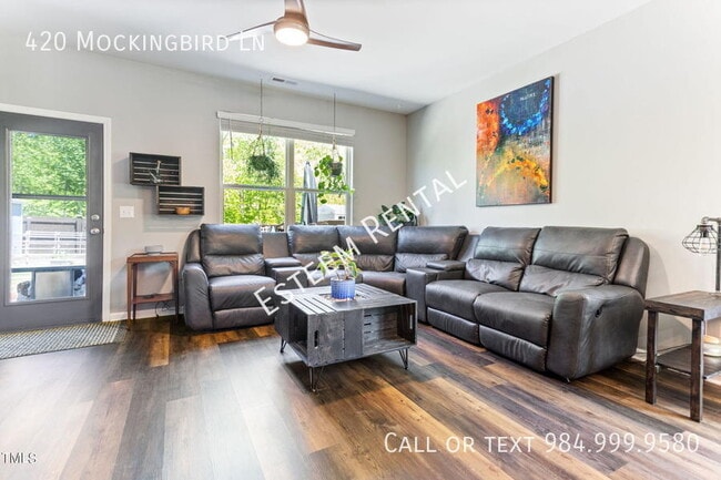 Building Photo - 420 Mockingbird Ln