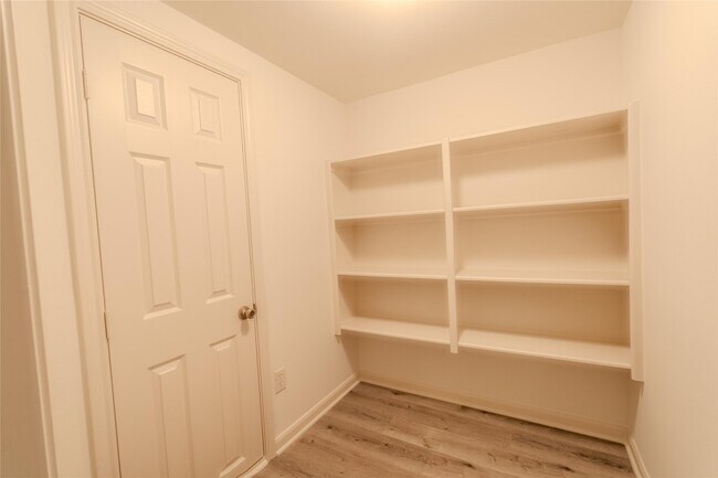 Building Photo - 5938 Theall Rd