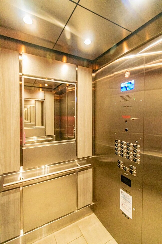 Building Photo - 3800 Galt Ocean Dr