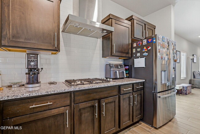 Building Photo - 51049 Fox Trl Ave