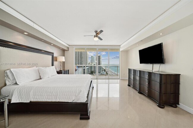 Building Photo - 1830 S Ocean Dr