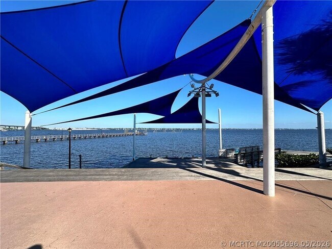 Building Photo - 352 NE Starboard Way