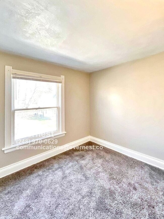 Building Photo - Charming 3-Bedroom Home Near St. Vincent’s...