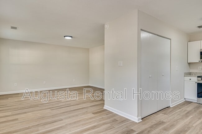 Building Photo - 3412 Princess Ct