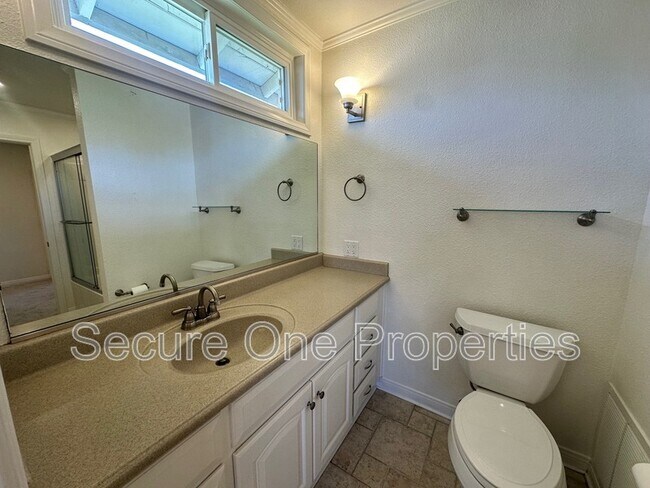 Building Photo - 248 Green Heath Pl