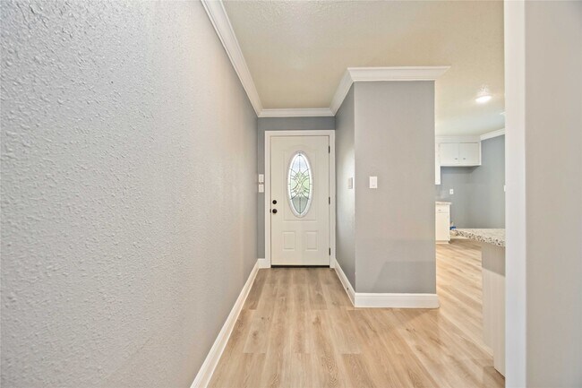 Building Photo - 6523 Cherrydale Dr