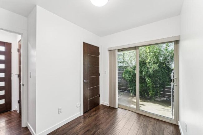 Building Photo - 2 bedroom in Seattle WA 98115