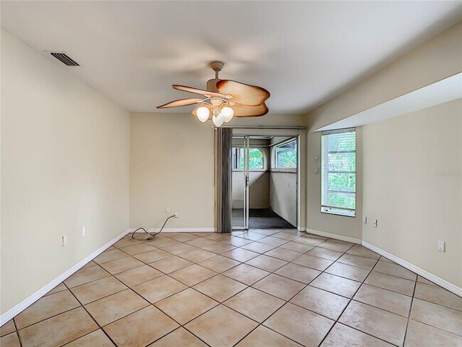 Building Photo - 2375 Bendway Dr