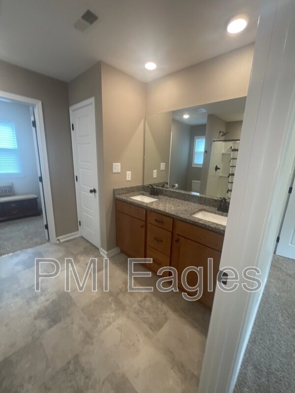 Building Photo - 1142 Old Charlotte Trace